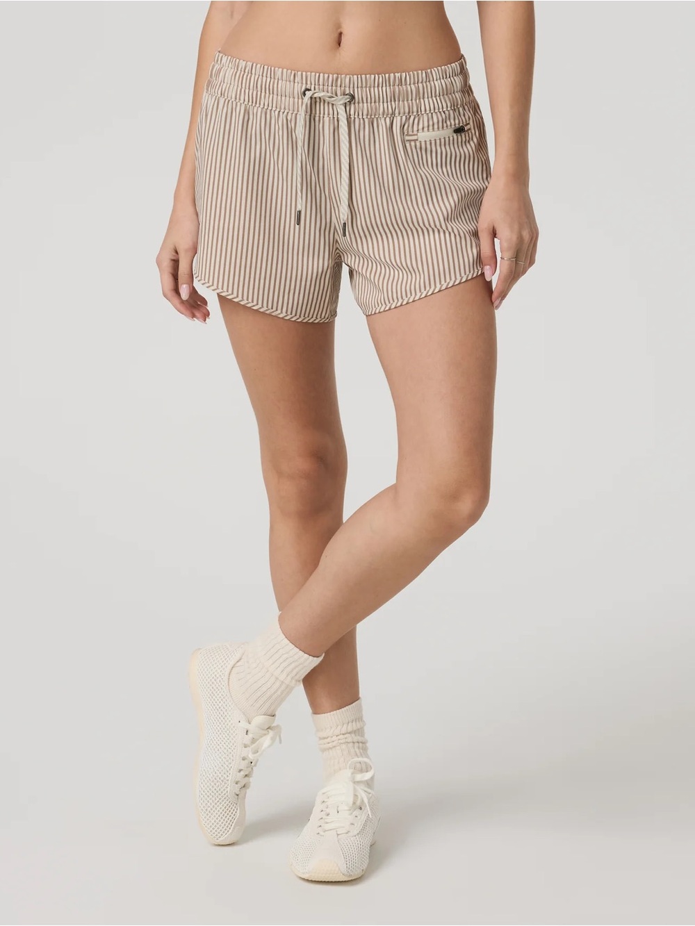 Vuori Clementine 2.0 Short 4”-NWT!!